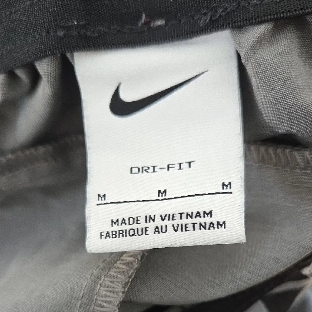 Nike Men's Dri-fit Gray And Black Athletic Shorts - Picture 6 of 6